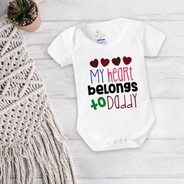 Baby First Valentine Day Romper Clothes Baby valentine Bodysuits Newborn Outfit Envelop Neck Half Sleeve Unisex Onesies"My Hearts Belong to Dad" - Image 5