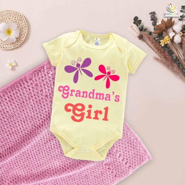 Grandma's Girl – Adorable Grandmother Romper & Bodysuit for Babies | Perfect Gift for Newborns | Babywish - Image 3