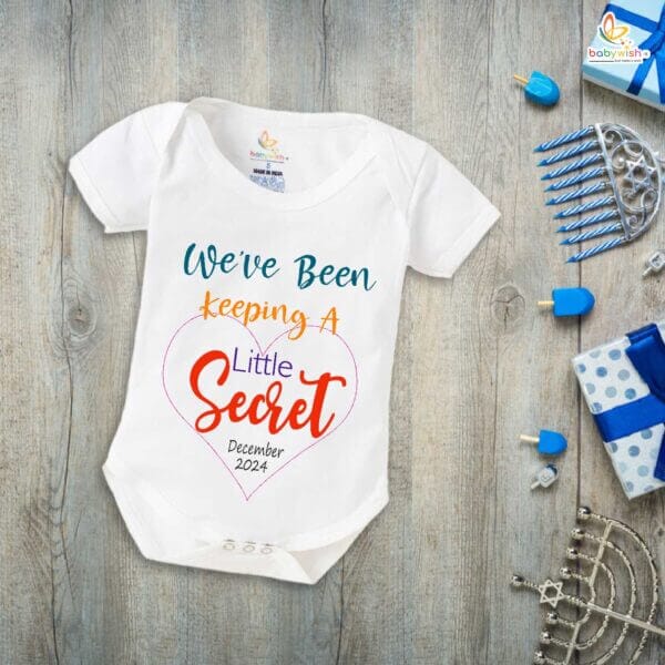 Pregnancy Announcement Baby Romper – We’ve Been Keeping a Little Secret Bodysuit – Cute Surprise Baby Reveal Outfit for Newborn Girl or Boy – Babywish - Image 3